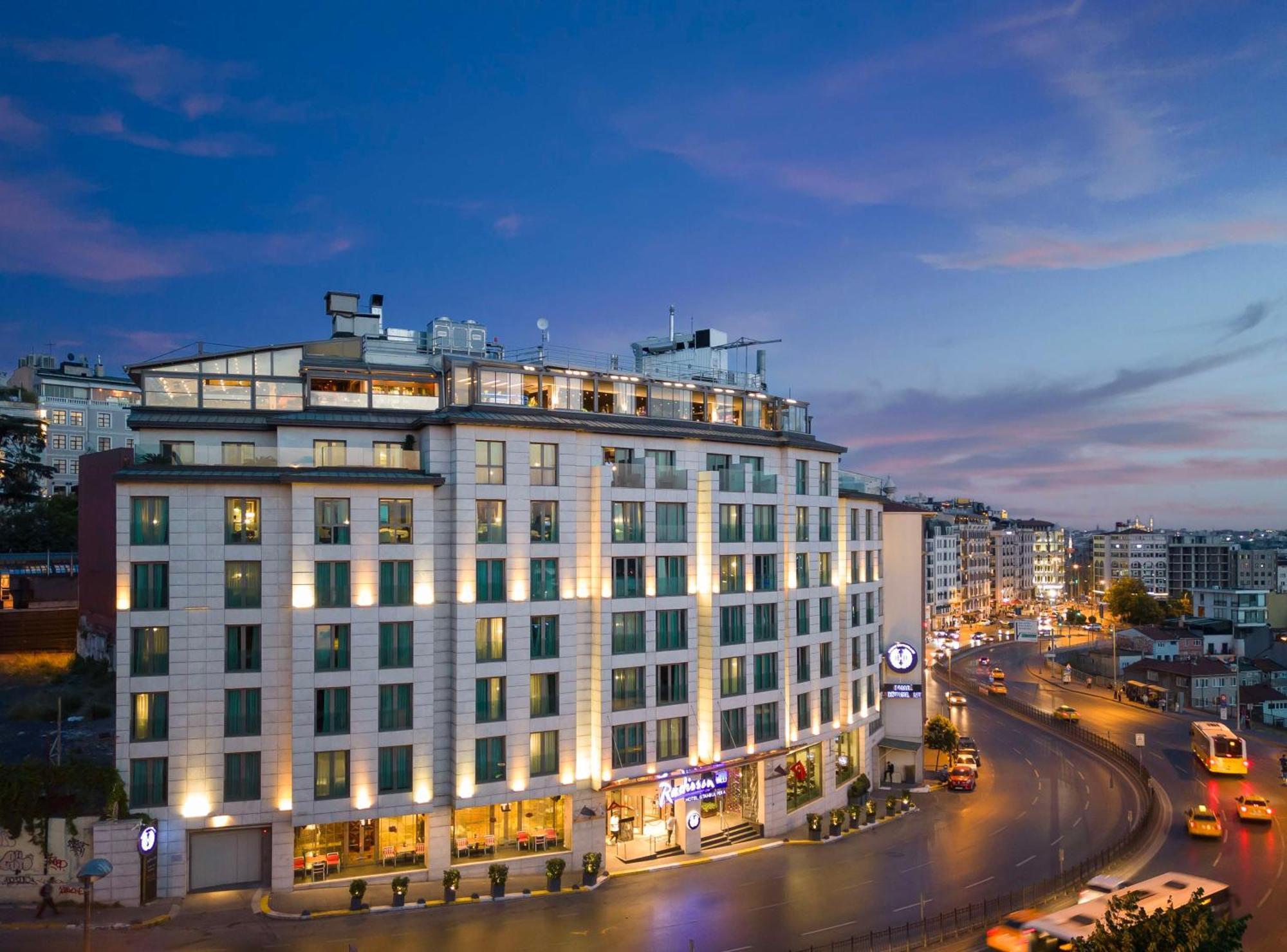 Radisson Blu Hotel Istanbul Pera Istambul Exterior foto Hilton Athens