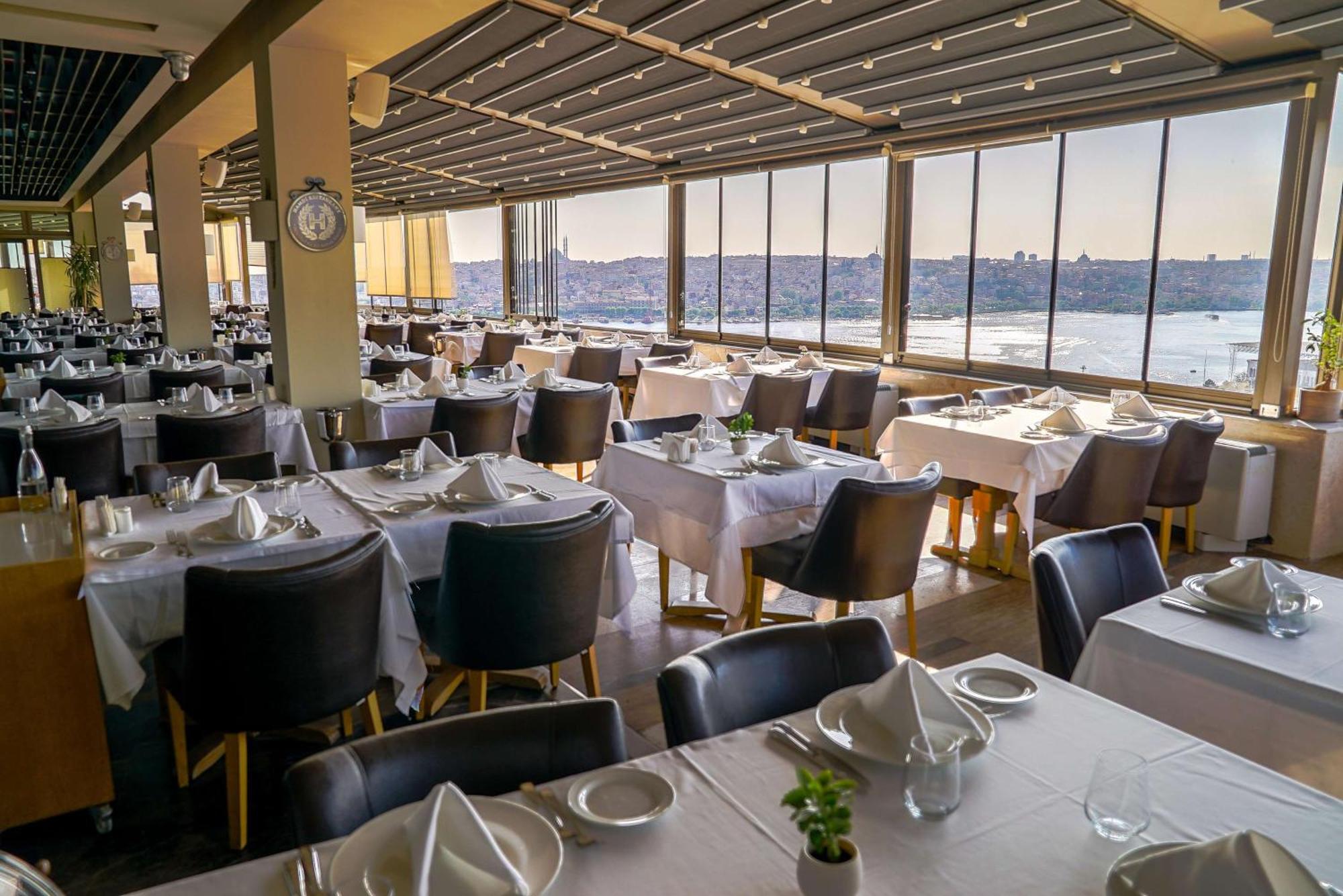 Radisson Blu Hotel Istanbul Pera Istambul Exterior foto The River Cafe