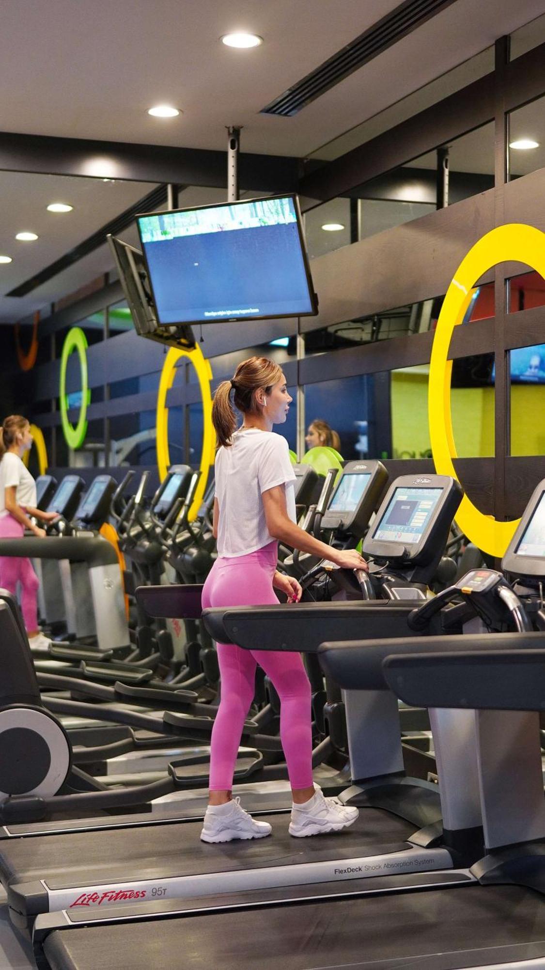 Radisson Blu Hotel Istanbul Pera Istambul Exterior foto Anytime Fitness